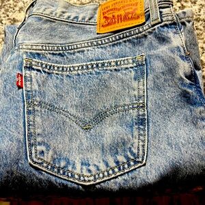 Levi low-pro straight leg